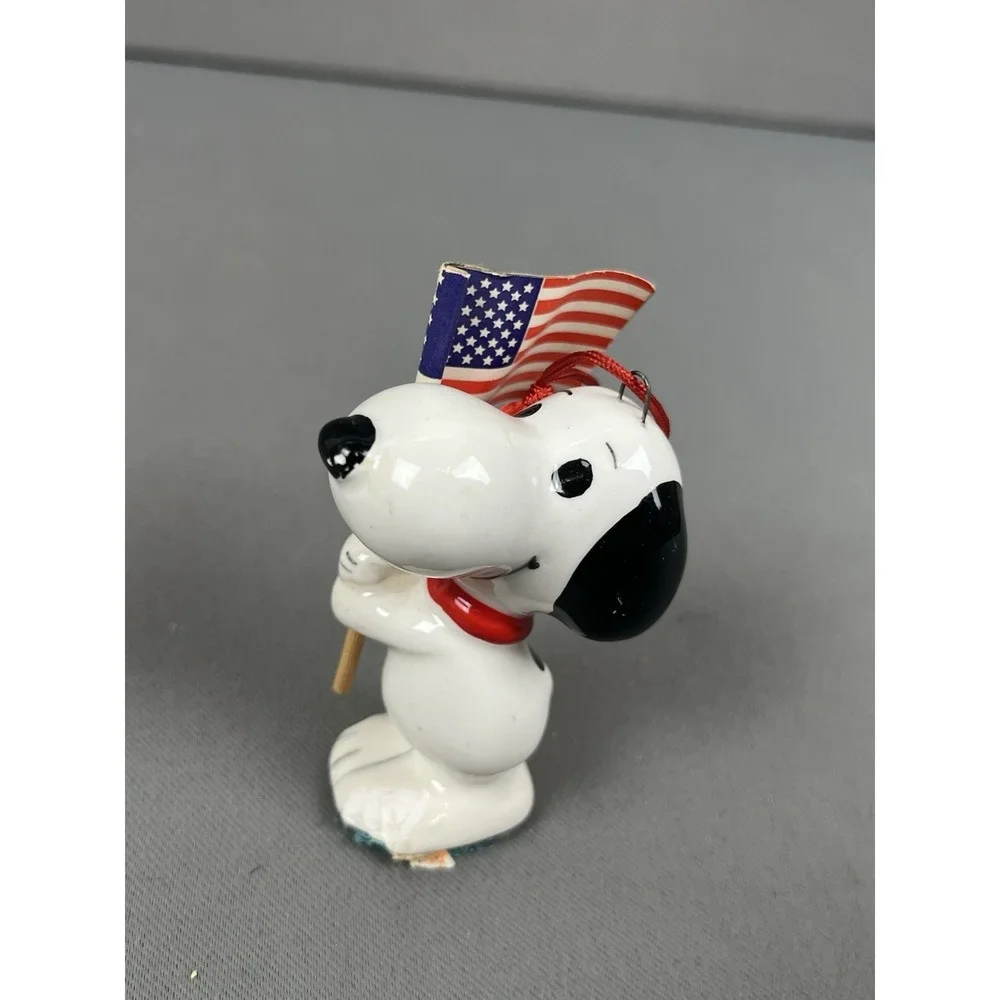Vintage Peanuts Snoopy USA Flag Ceramic Ornament Patriotic Syndicate Christmas